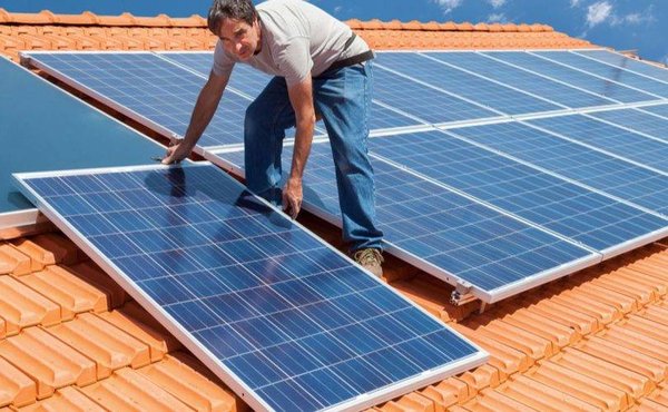 Les avantages d'embaucher un installateur photovoltaïque